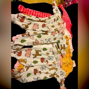 Baby girl 0-3 full body almost new 5 pieces